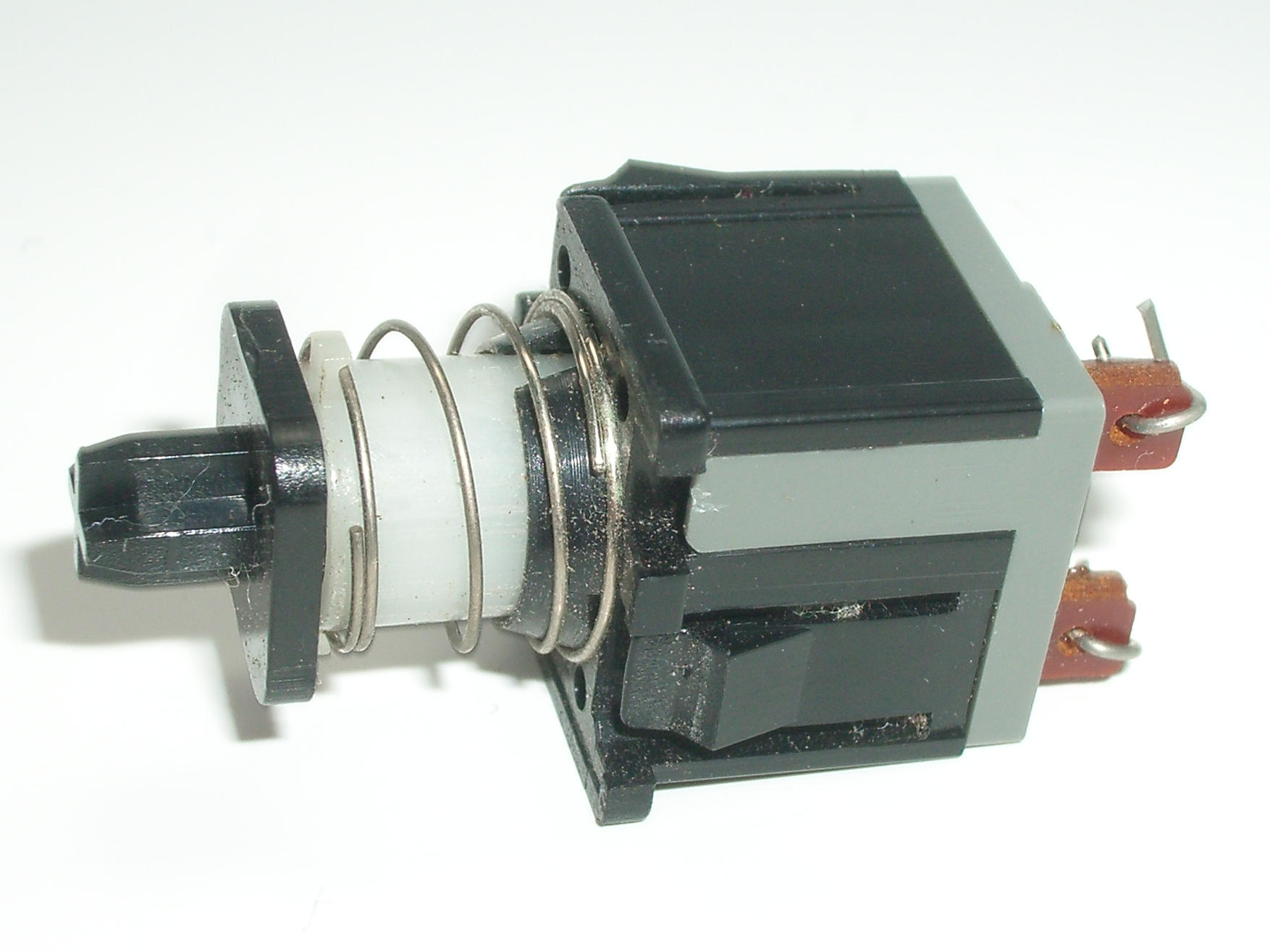 C64 08 switch side.jpg