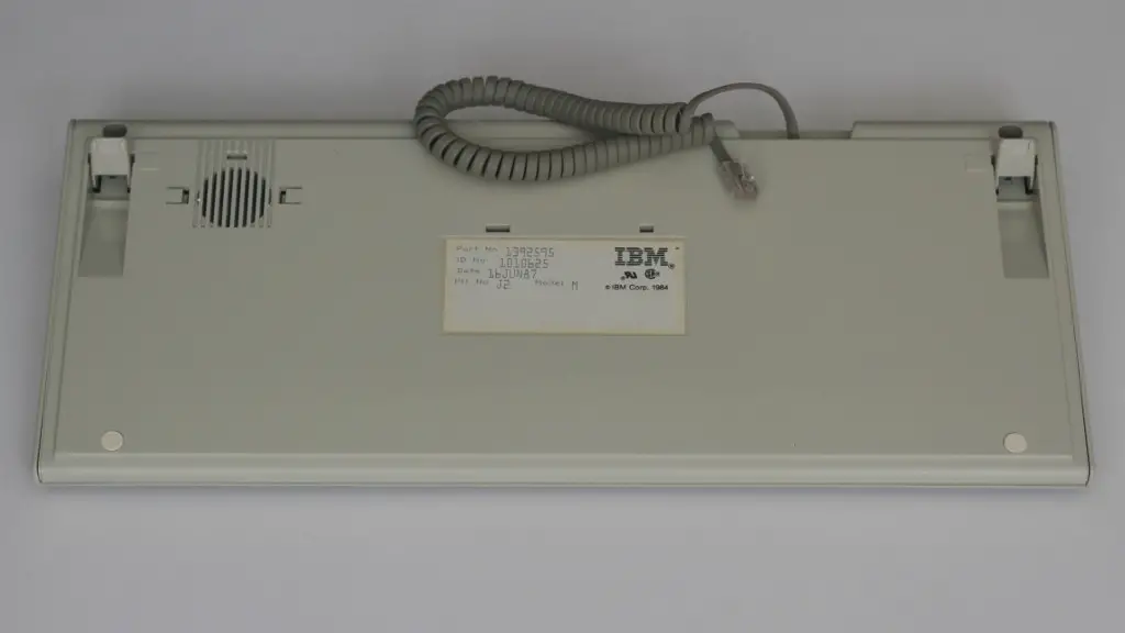 IBM_Model_M_terminal_1392595_19870616_back_1024x576.jpg