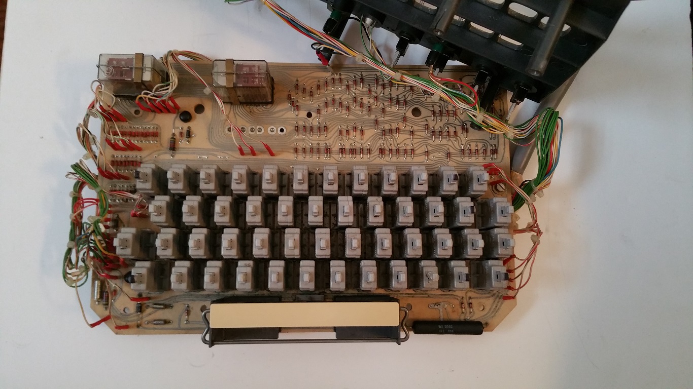 Univac 1701 - internal keyboard circuit board top