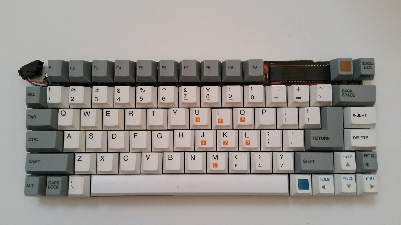 Kaypro 2000 keyboard - internal top