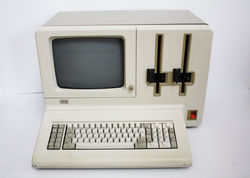 IBM 5322 - computer.JPG