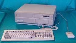 Commodore Amiga 2000.jpg