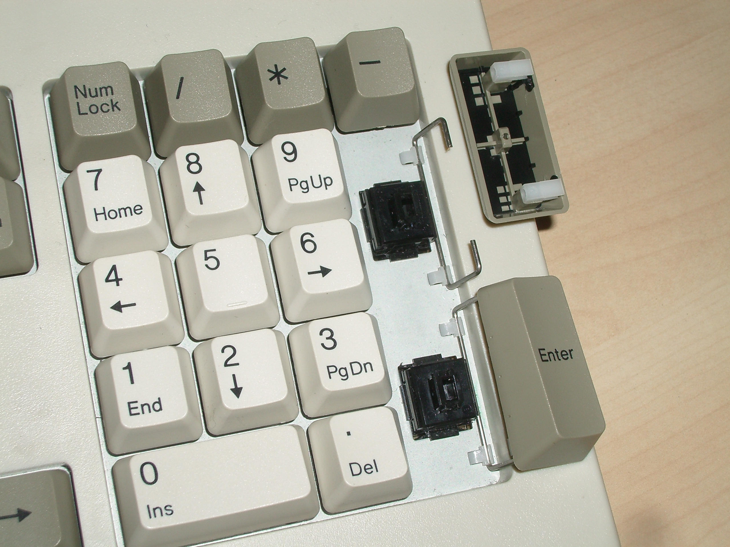 AT102W stabilised numpad keys.jpg
