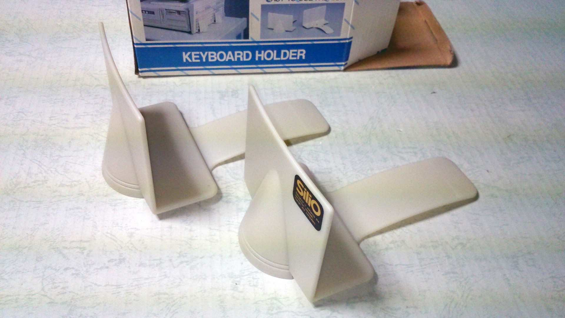 SiliO_KEYBOARD_HOLDER_FK-180_03.jpg