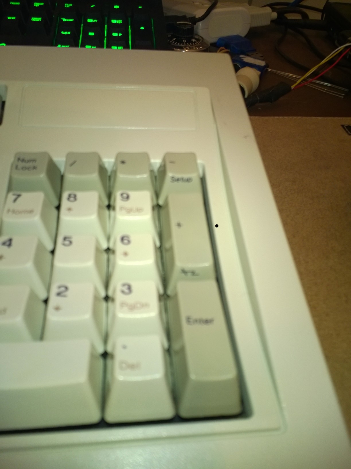 Notice the "Setup" and "\z" on the front of pad_minus and pad_plus. These are the only two keys that are different from the standard M PS/2 keyboard.