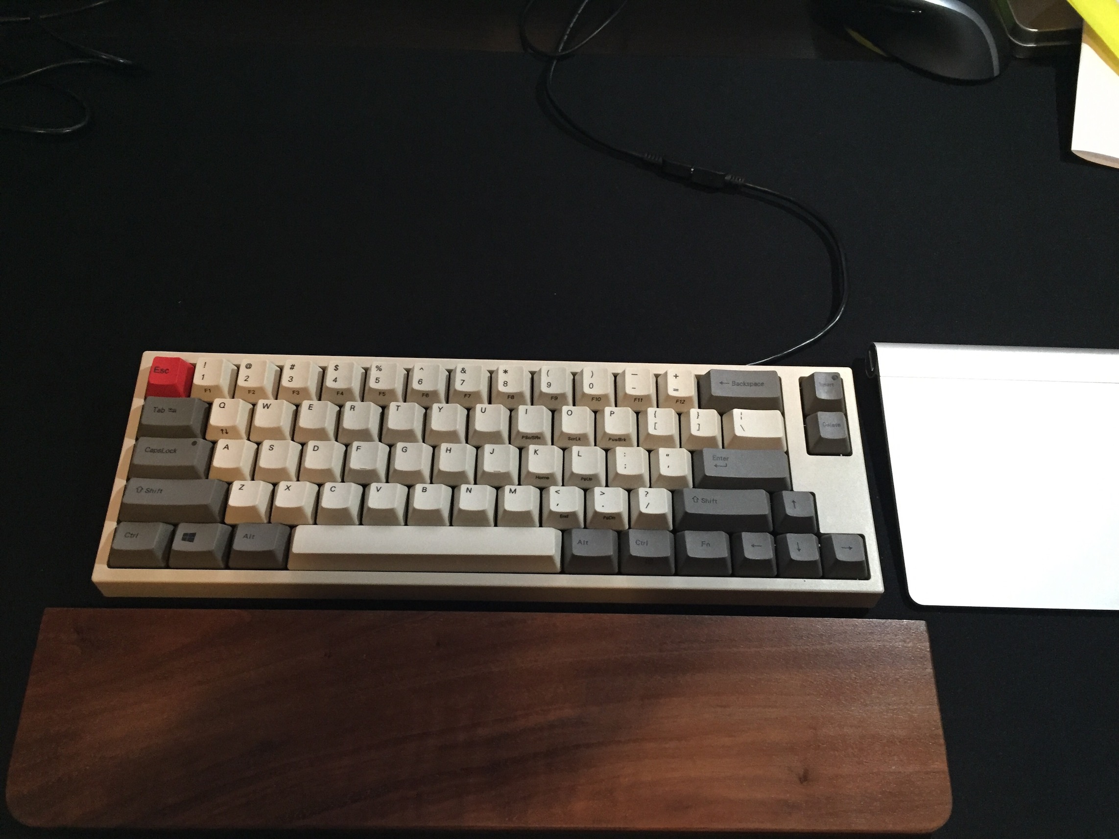 FC660C with red Esc Keycap goodness