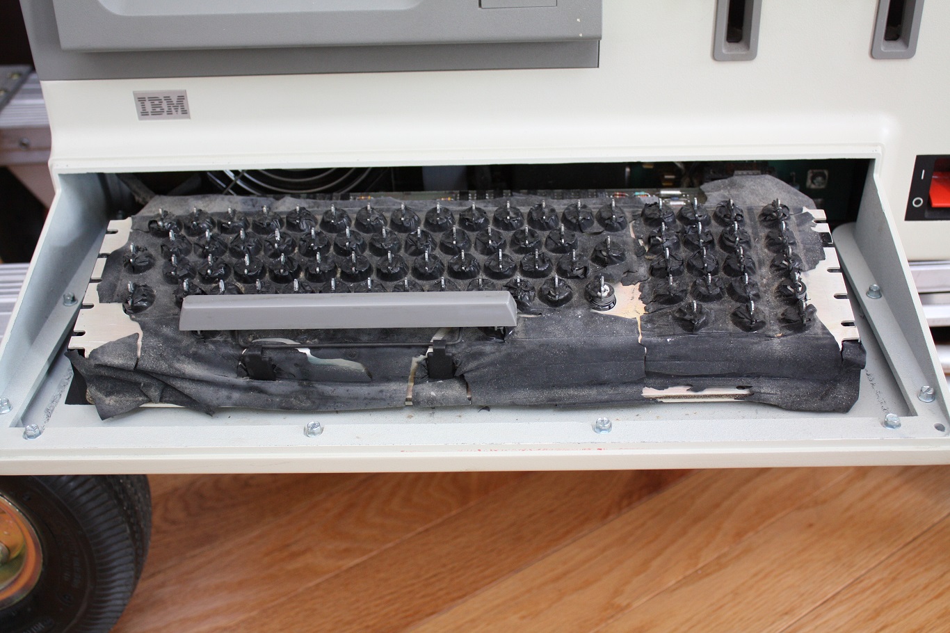 IBM 5120 - keyboard membrane close up