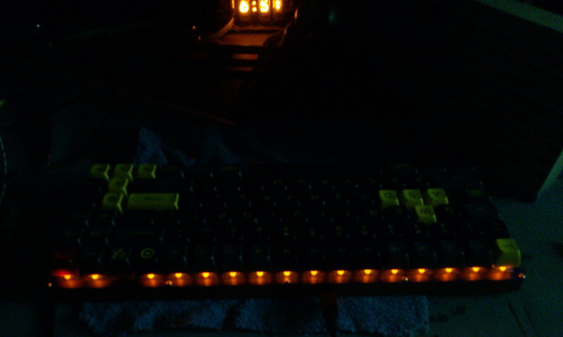 Keyboard75+1_LEDsFirstLight.jpg