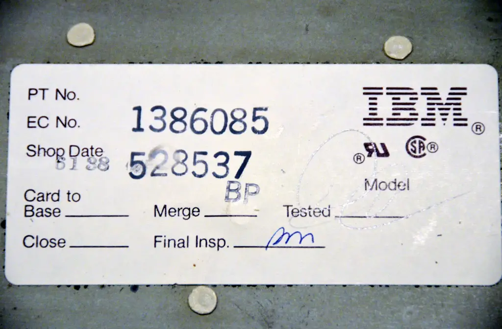 1391401 30 MAY 1989 internal label