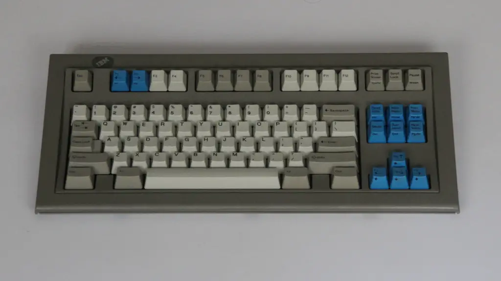 IBM_Model_M_industrial_SSK_1395682_1993-01-07_front_1024x576.jpg