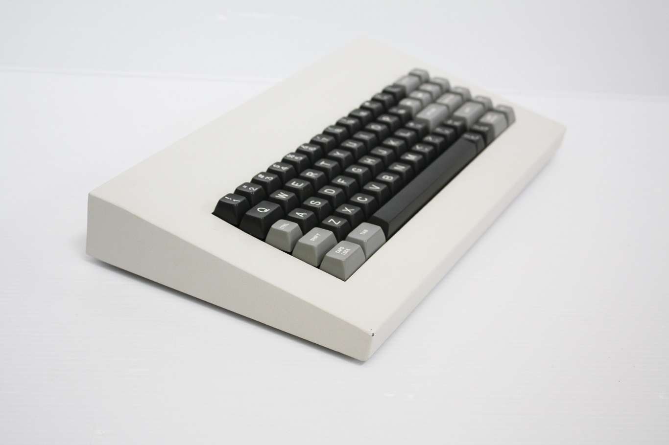 Albert computer - keyboard side profile