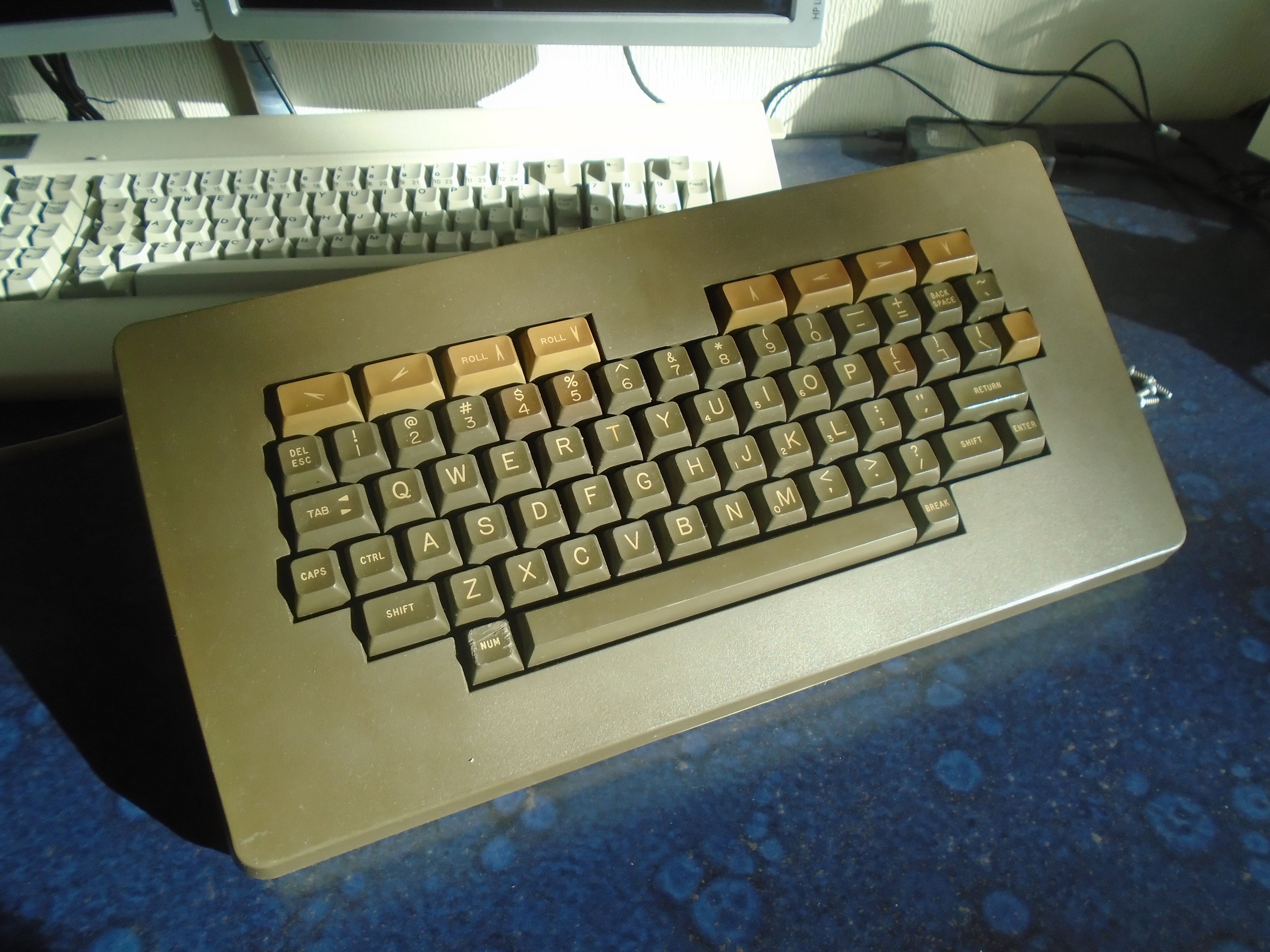 HP2621-keyboard-front.jpeg
