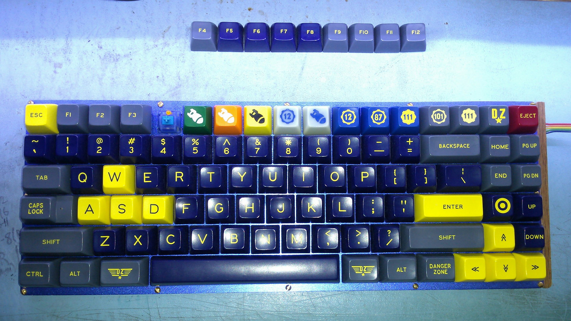 Keyboard76_OutOfTheVaultMegatonDrop_TestFit.jpg