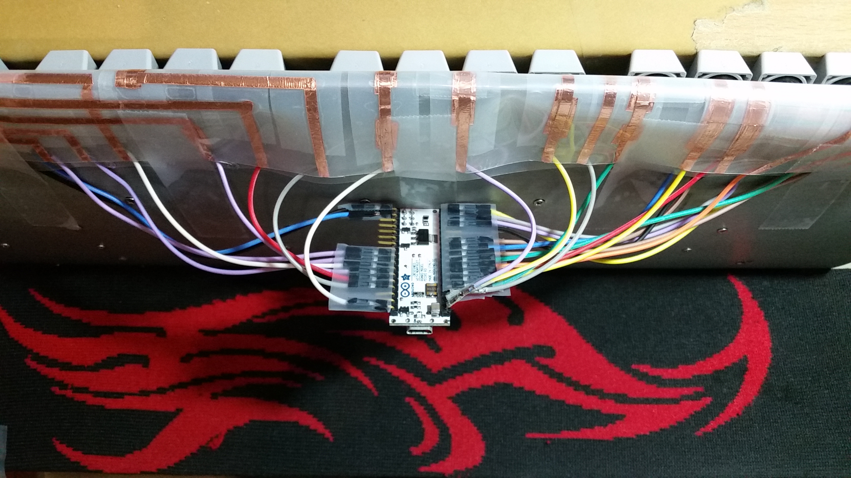 An Arduino Micro as its controller.