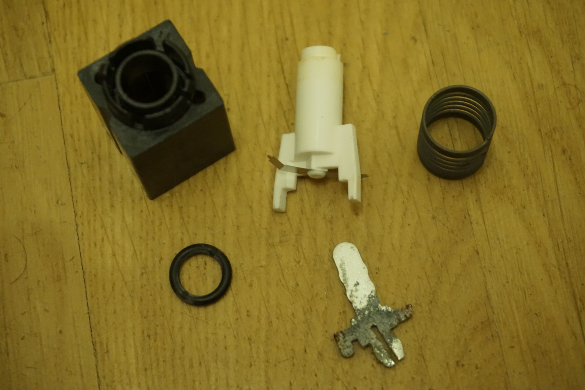 broken spring.JPG