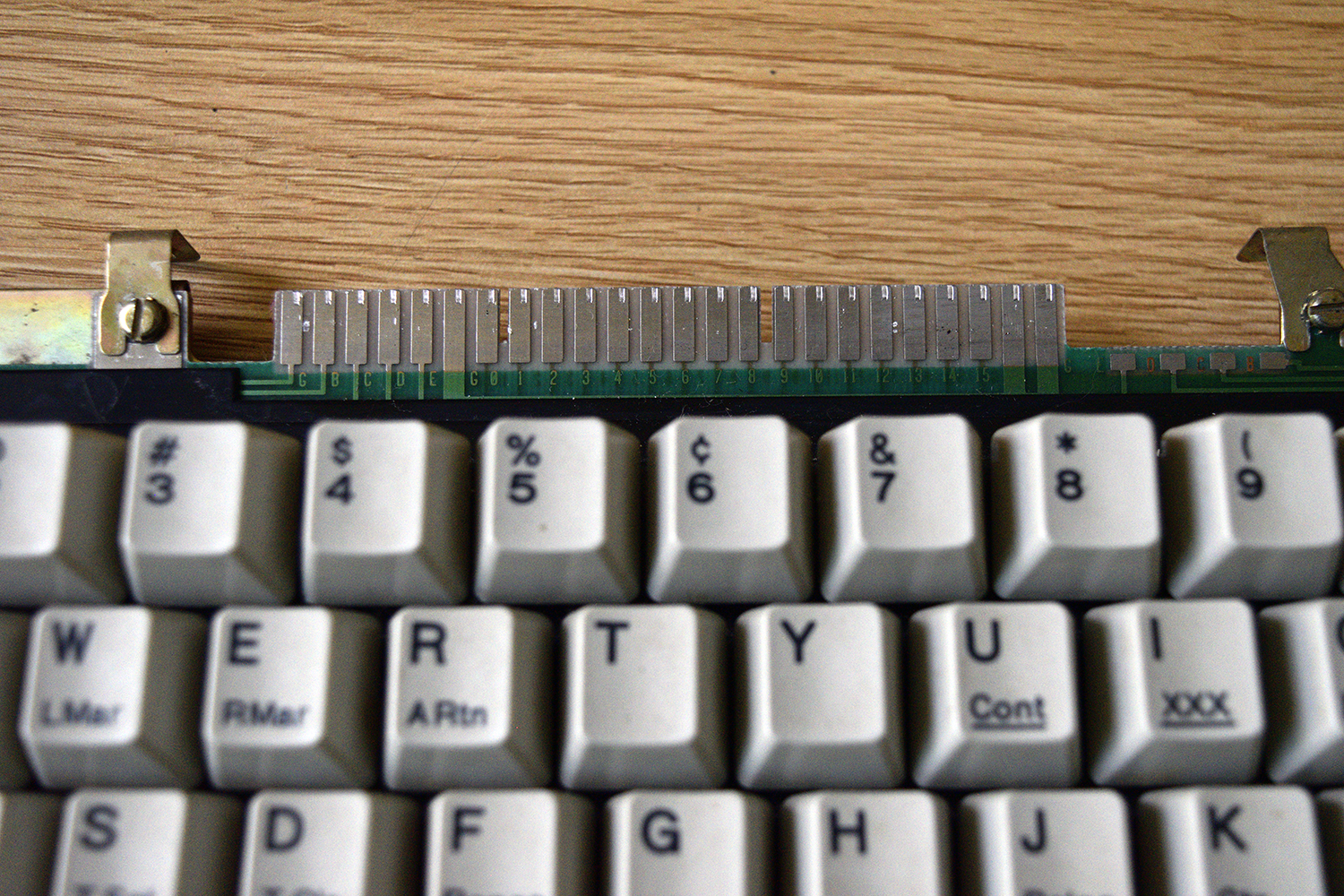 IBM 95 -- PCB Pinout, 24 pins, 16x4 matrix