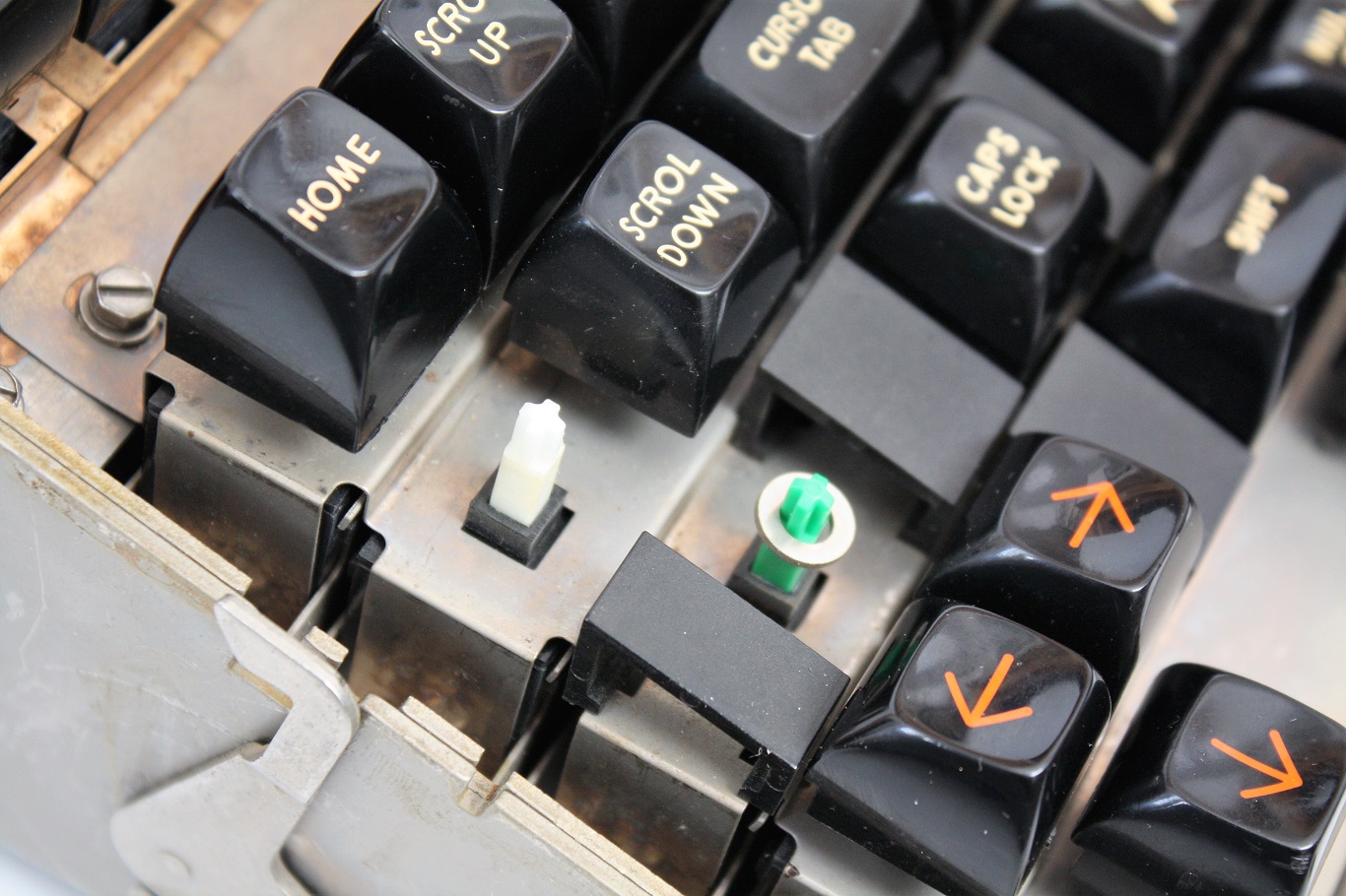 Teletype 40K 103 RCB - white and green key switches