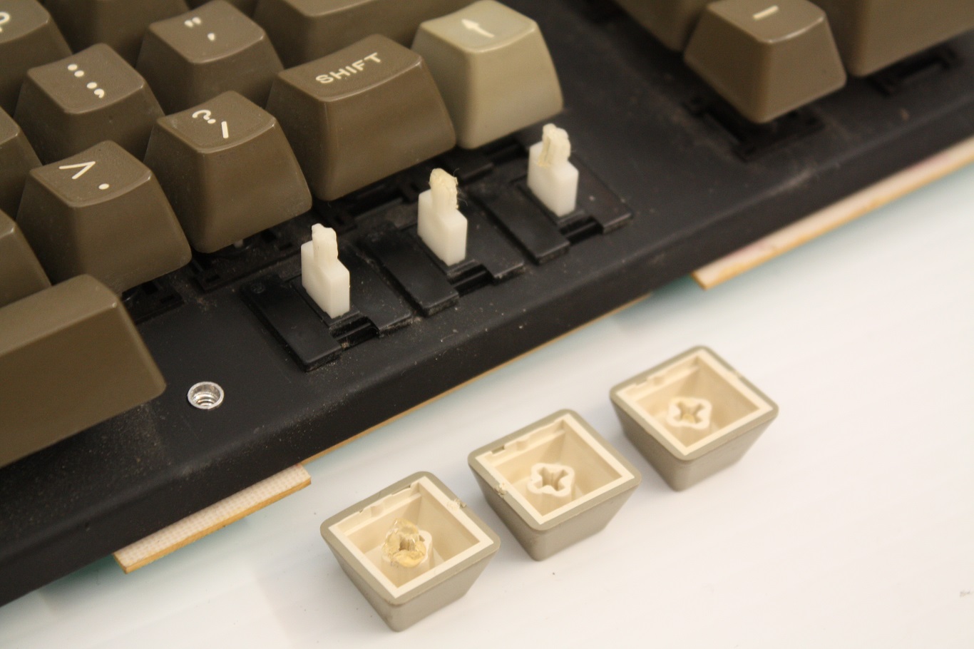Apple III - double action key caps removed