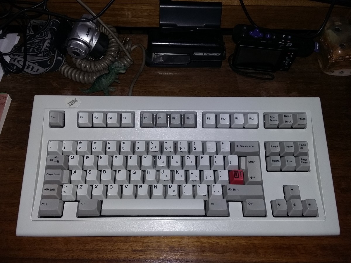 Ibm Model M SSK, converted to ISO, with wokechill's DT keycap.