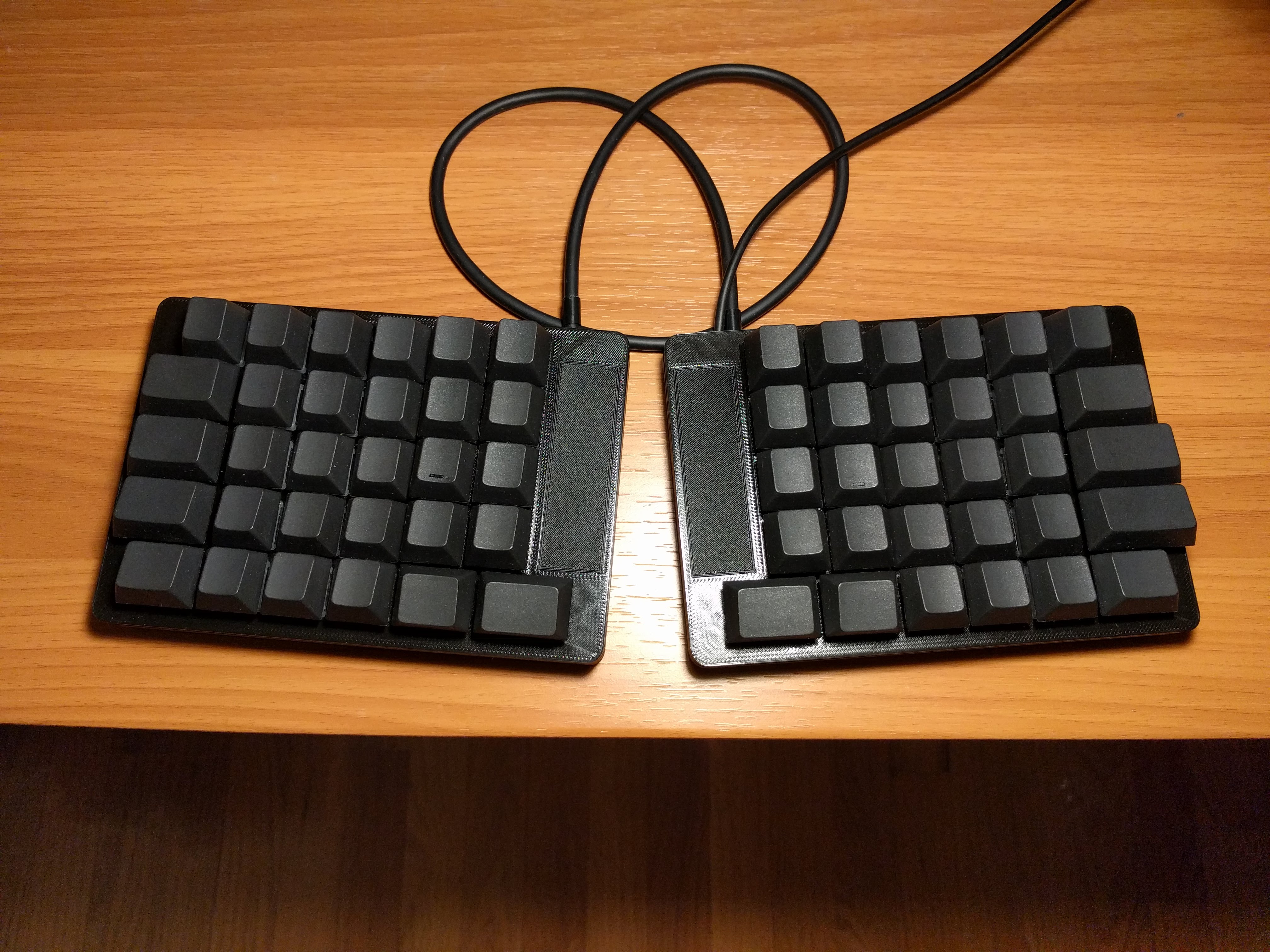 Darknight: a 60% split keyboard