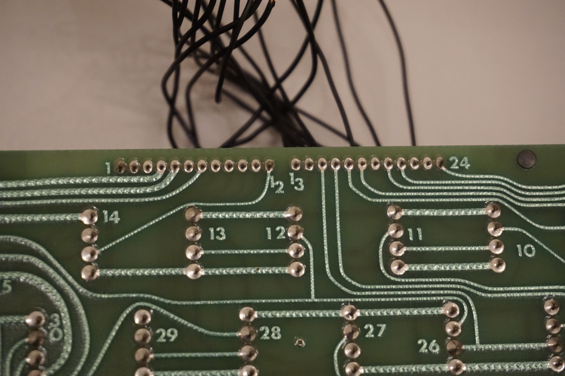 connector with pin numbers (1 to 12 and 13 to 24)