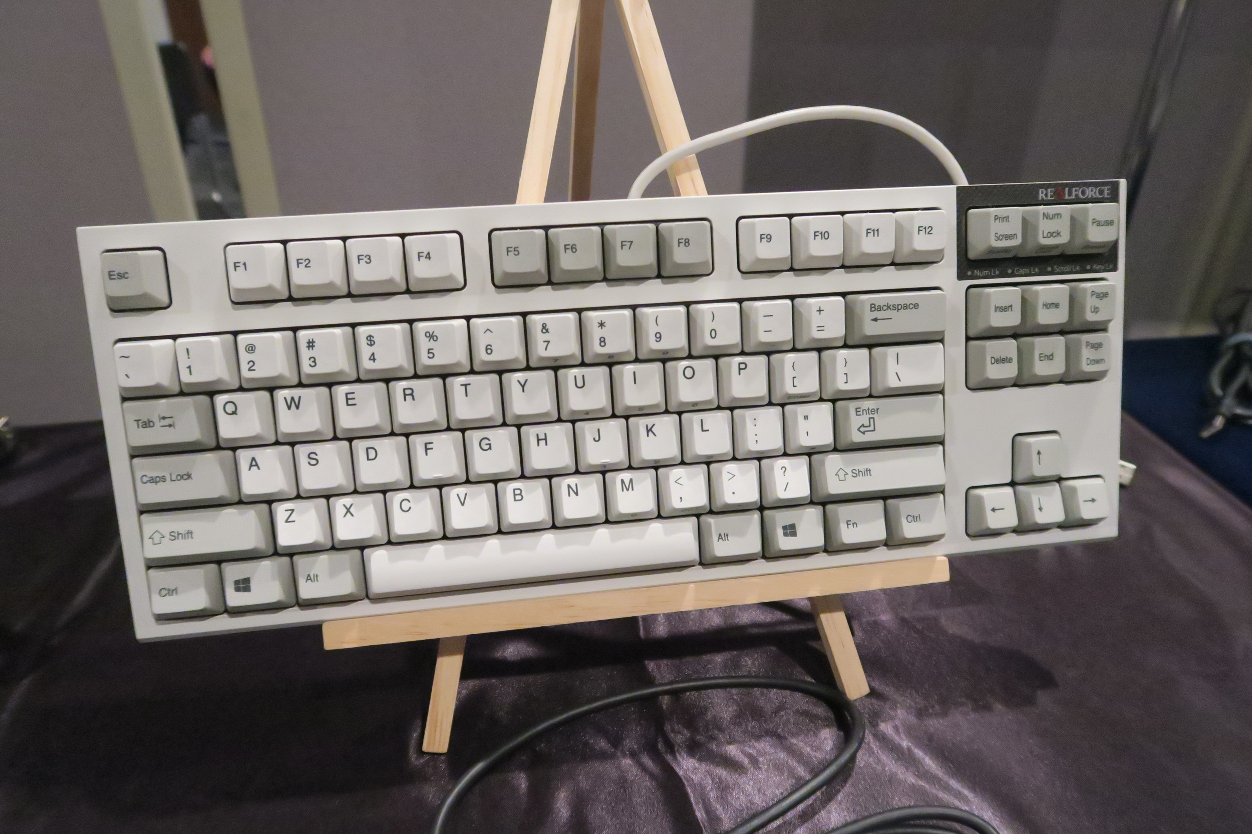 pfu-realforce-12-1.jpg