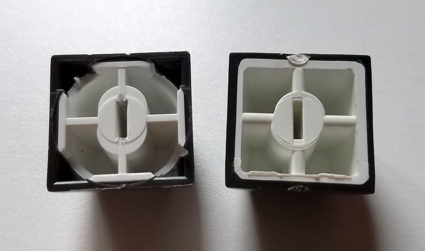 Selectric_2_caps.jpg