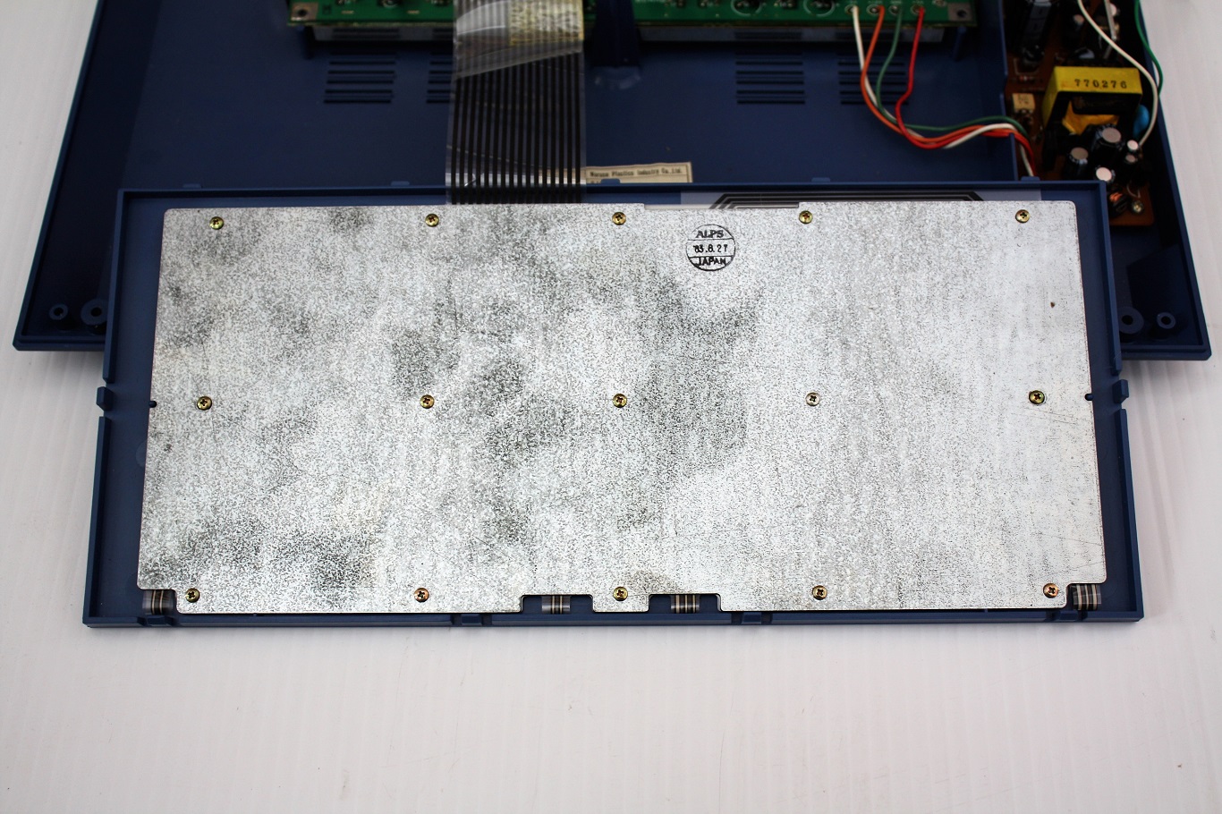 Metal backplate