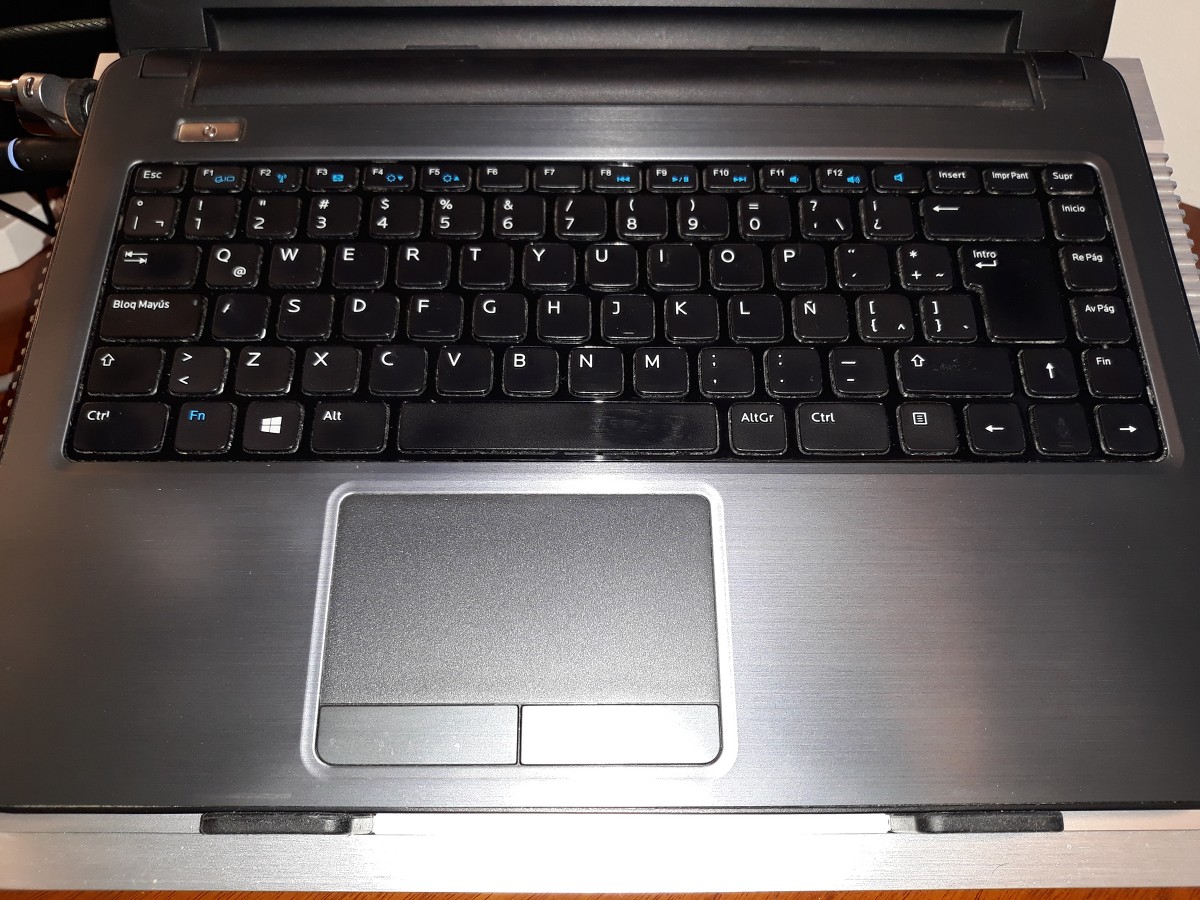Dell Inspiron's 75¼% keyboard.
