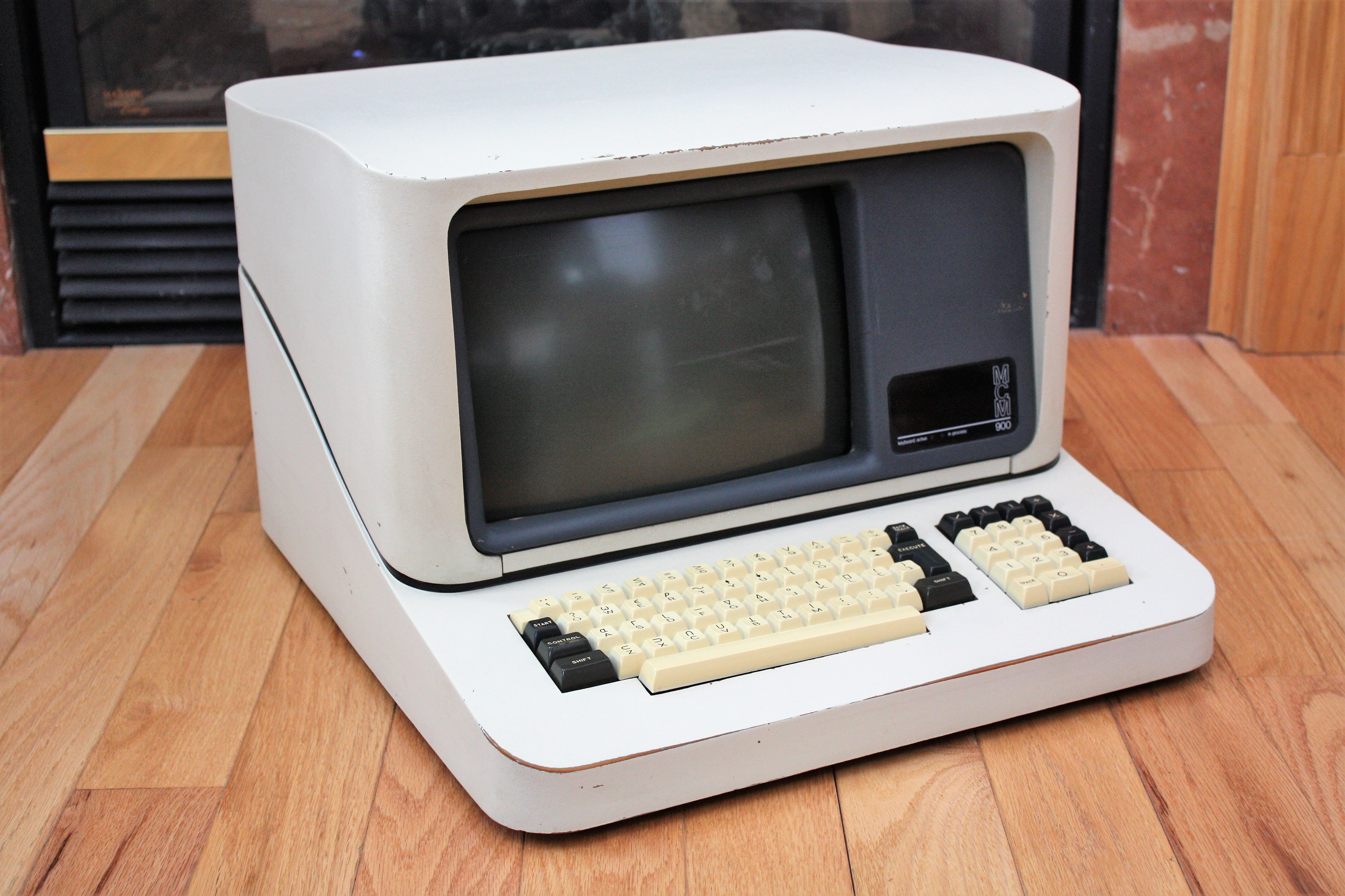 MCM/900 computer