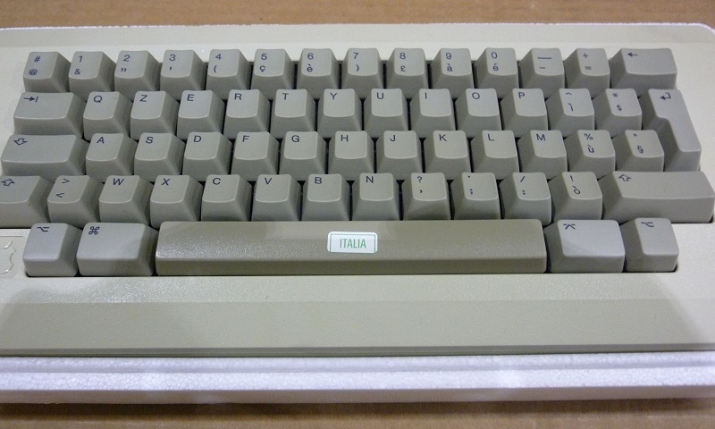 Apple M0110E keyboard with an &quot;anorexic ISO&quot; Enter key.