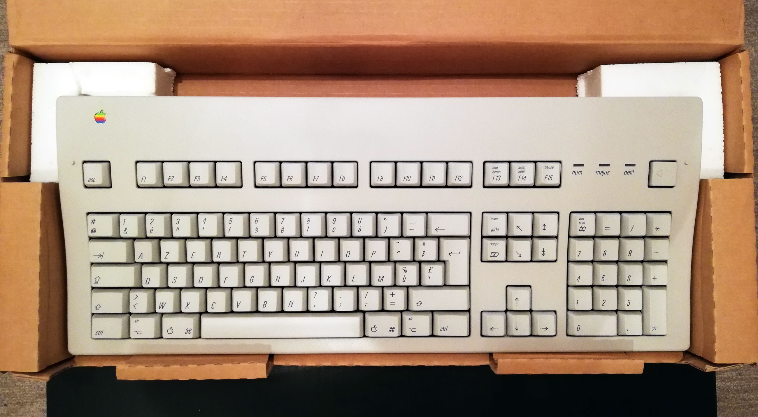 Apple AEKII M3501 - SKCM ALPS White Dampened