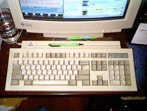 DC-2214 keyboard and Sun monitor