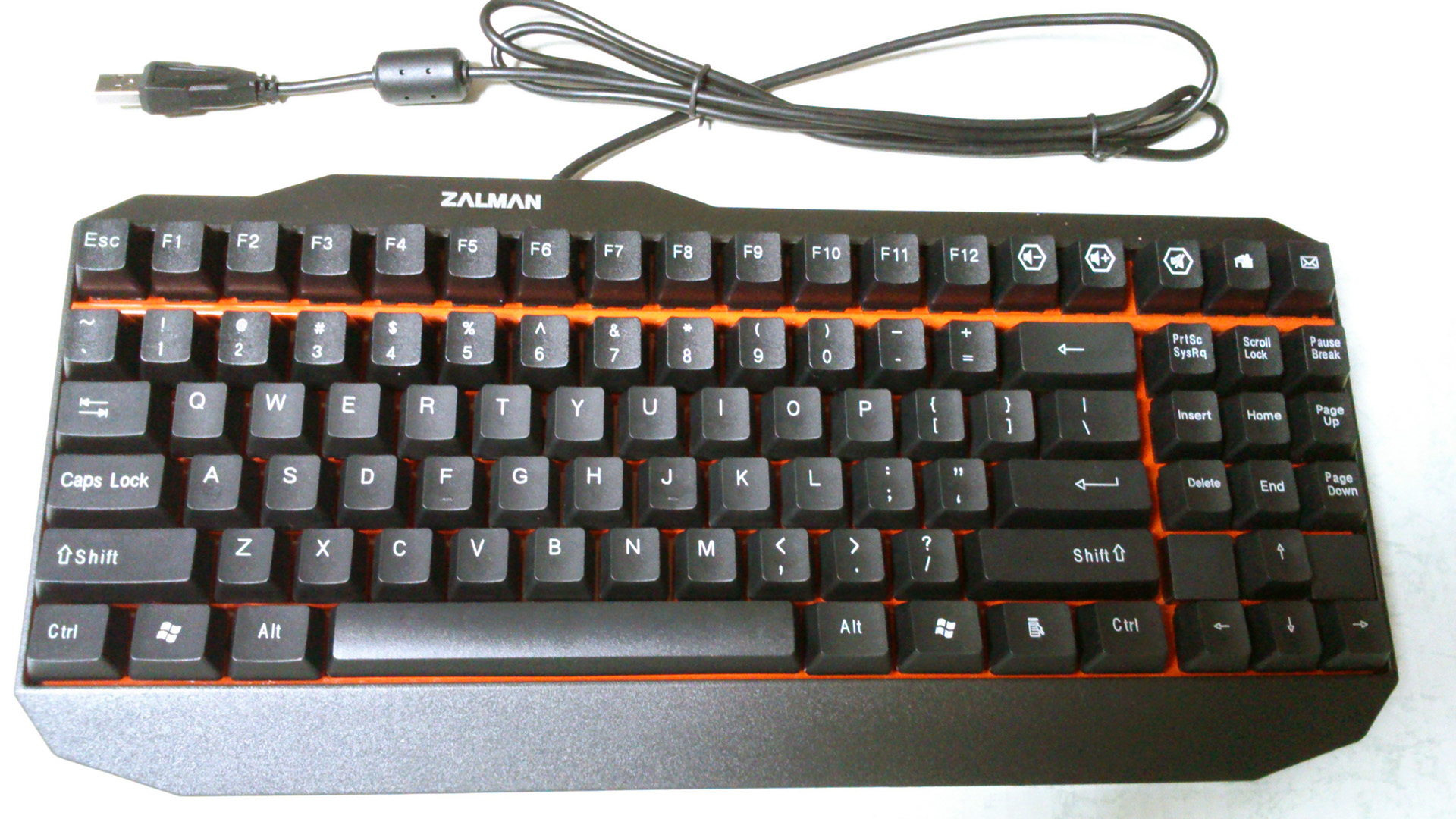 ZALMAN_ZM-K500_04.jpg