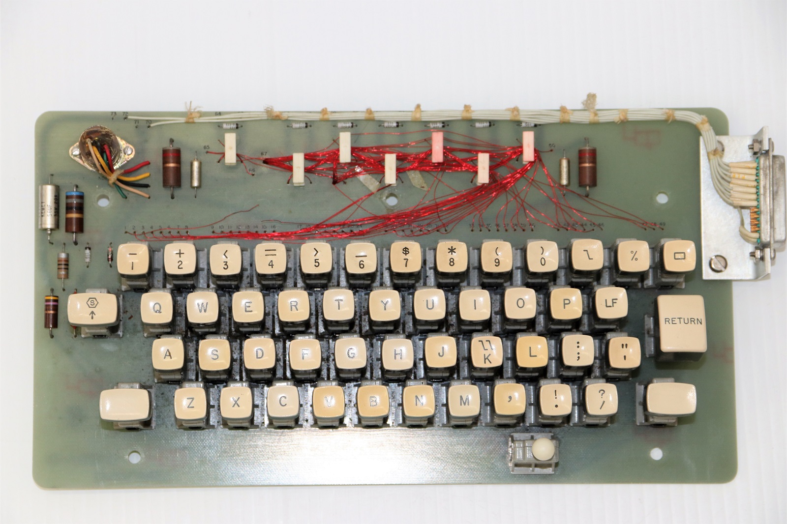 Univac keyboard - Keyboard mechanism top.JPG