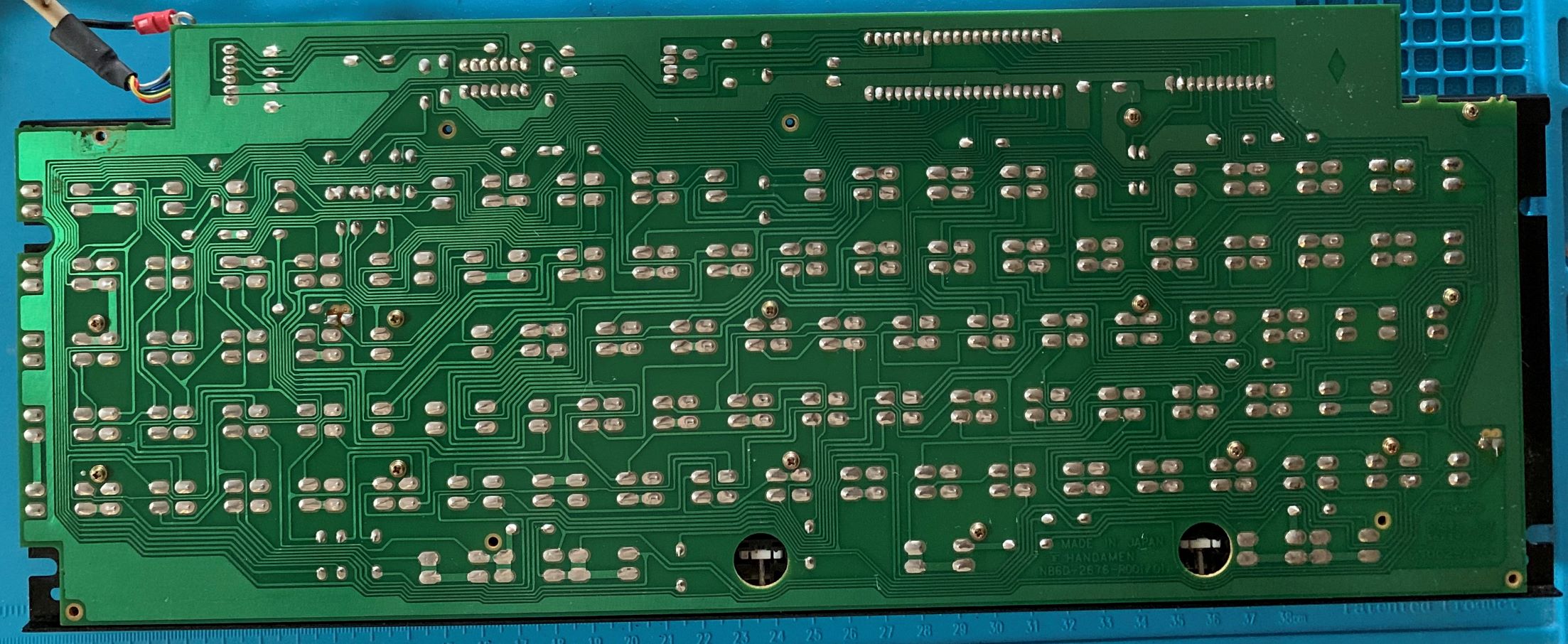 tandy-1000-bottom.jpg