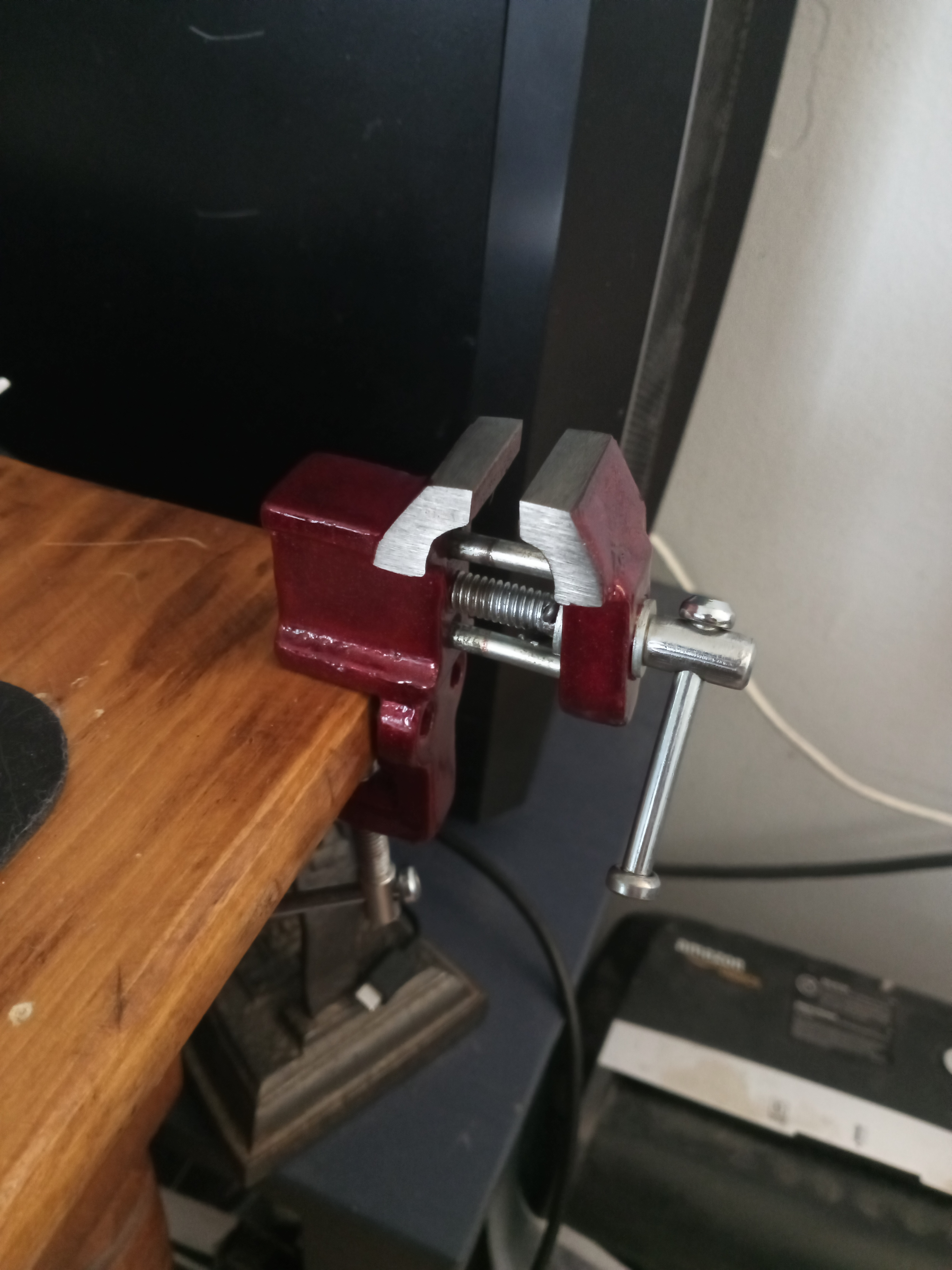 bench vise.jpg