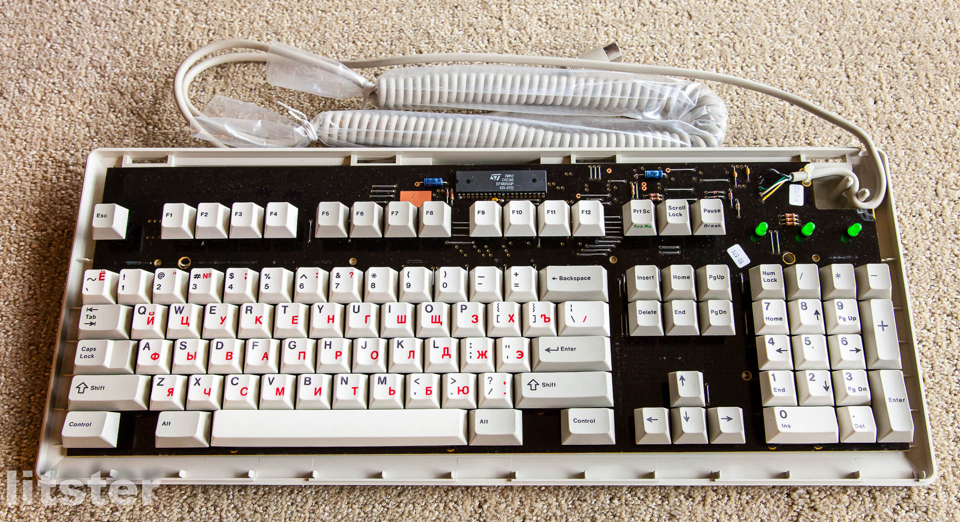 Cherry Russian Dyesub keyboard (2 of 5).jpg