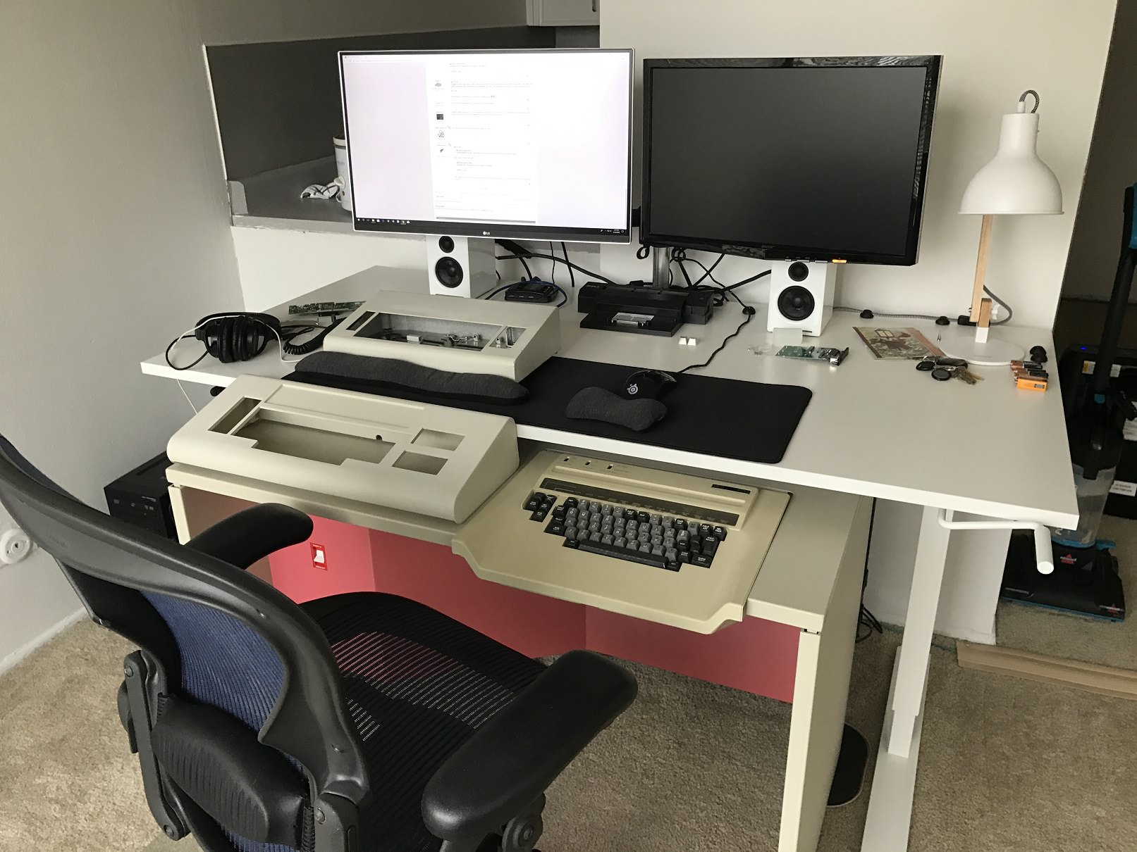 desk.jpg