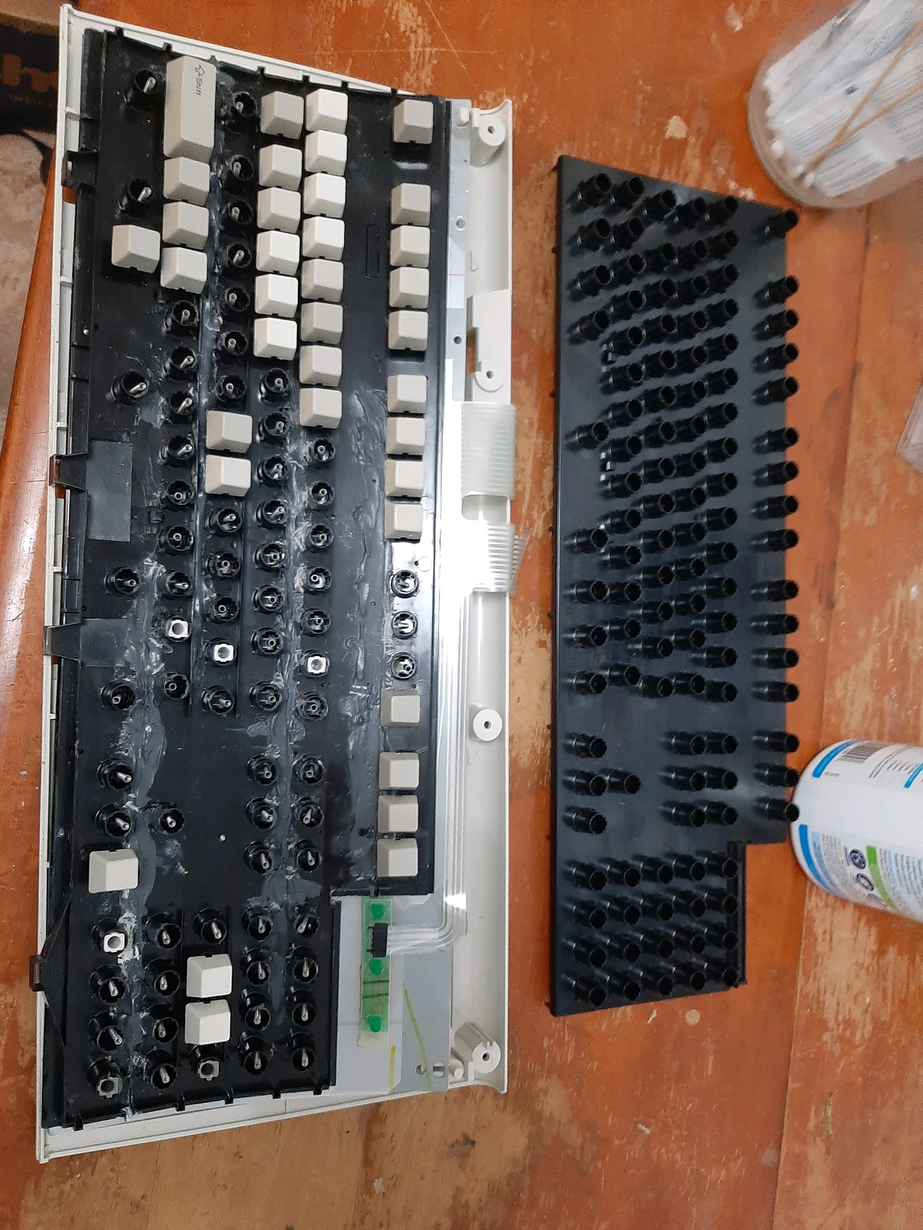 IBM-ModelM-toomuchepoxy-smaller.png