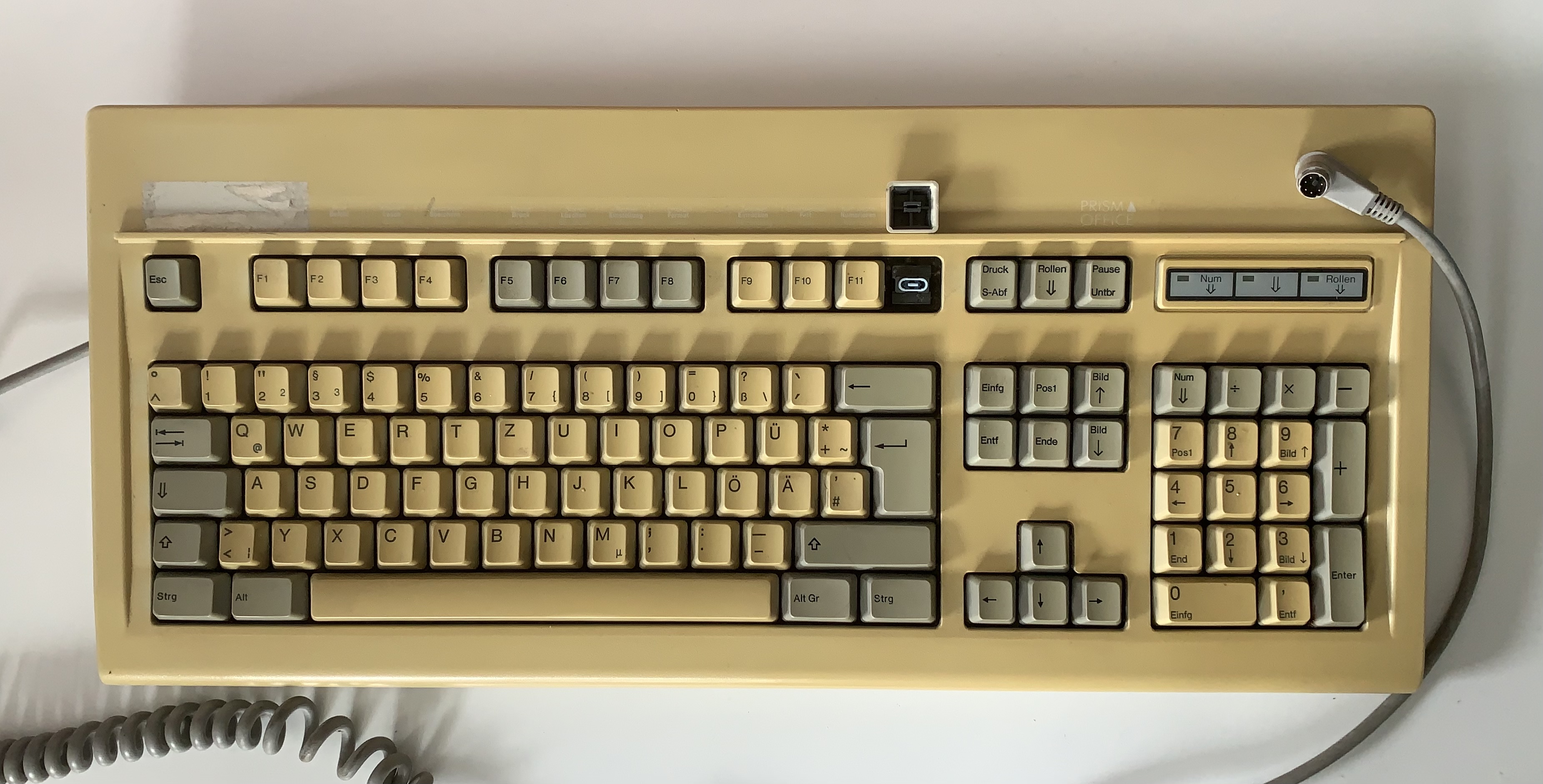 NEC APC-H4124D keyboard, yellowed like a ripe banana