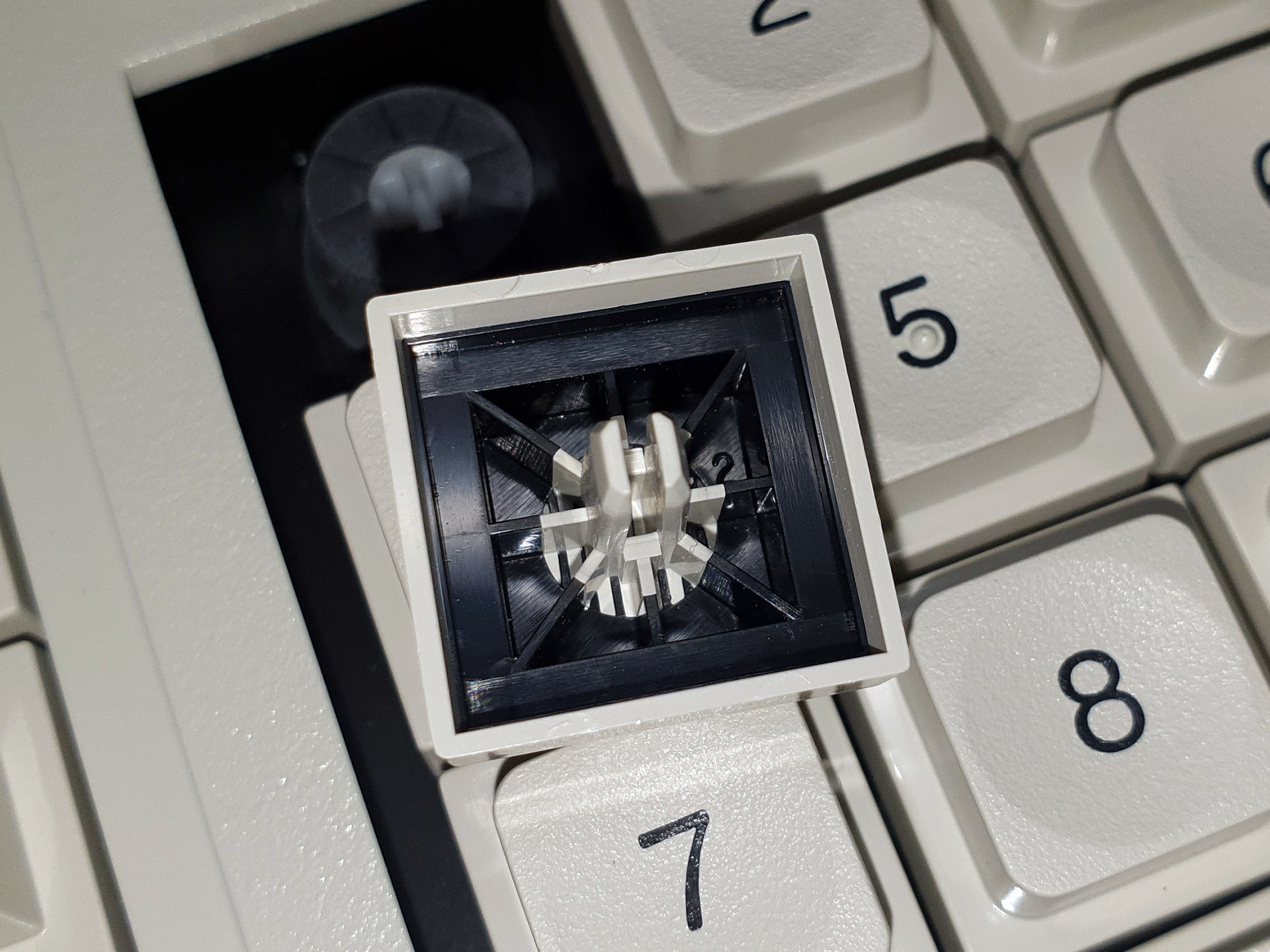 matrix4683_keycap_under.jpg