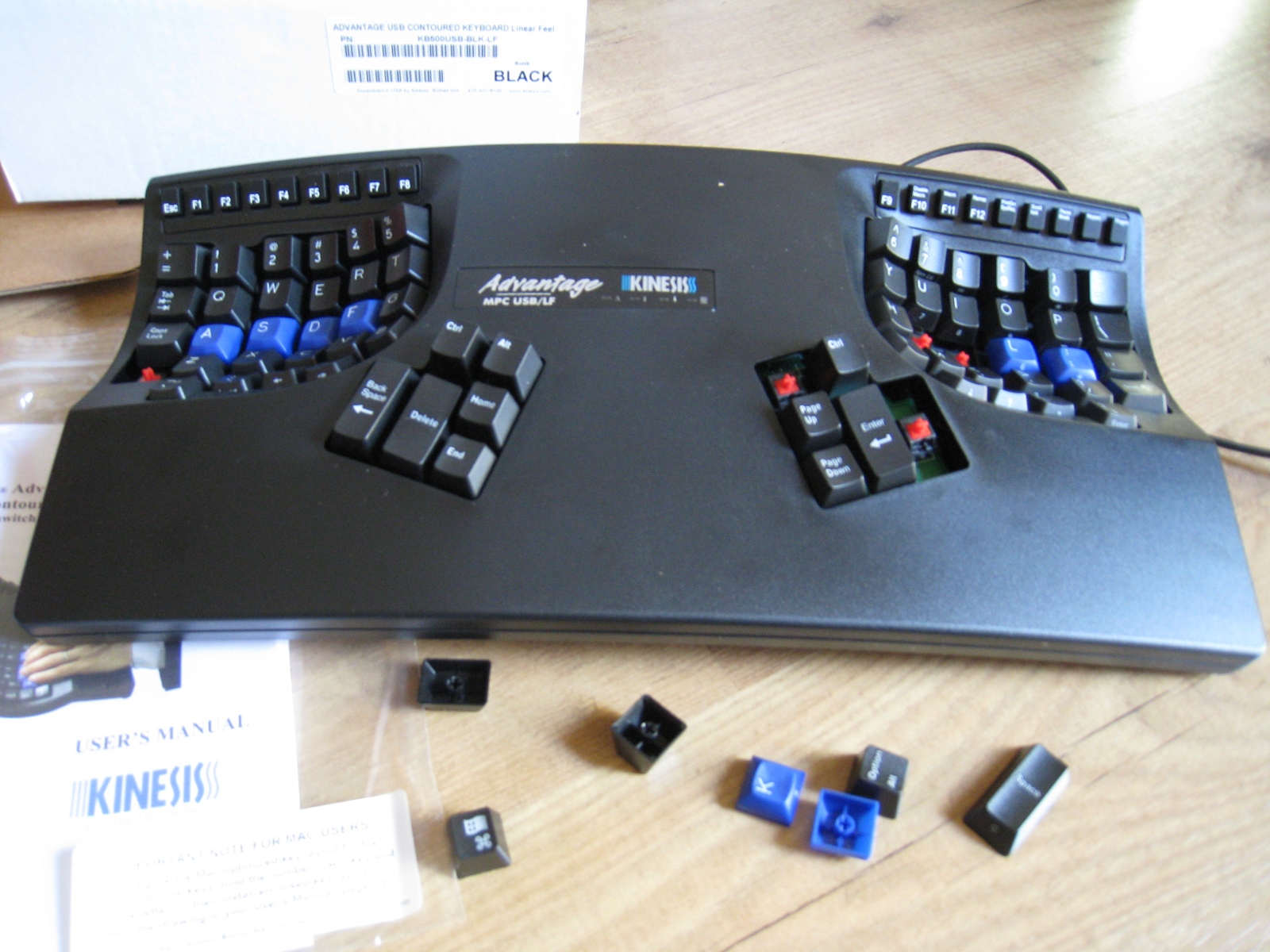 Keyboard unboxed and switches revealed