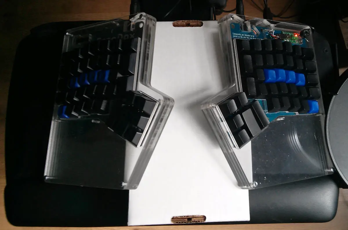 ergodox_tent1.jpg