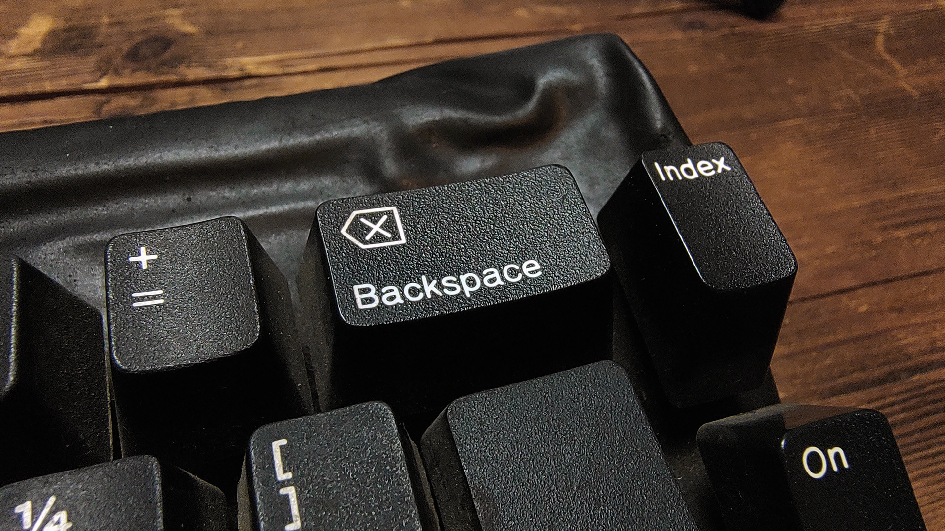 SNKB-X1980-TRS-54_20220716_keycaps.jpg