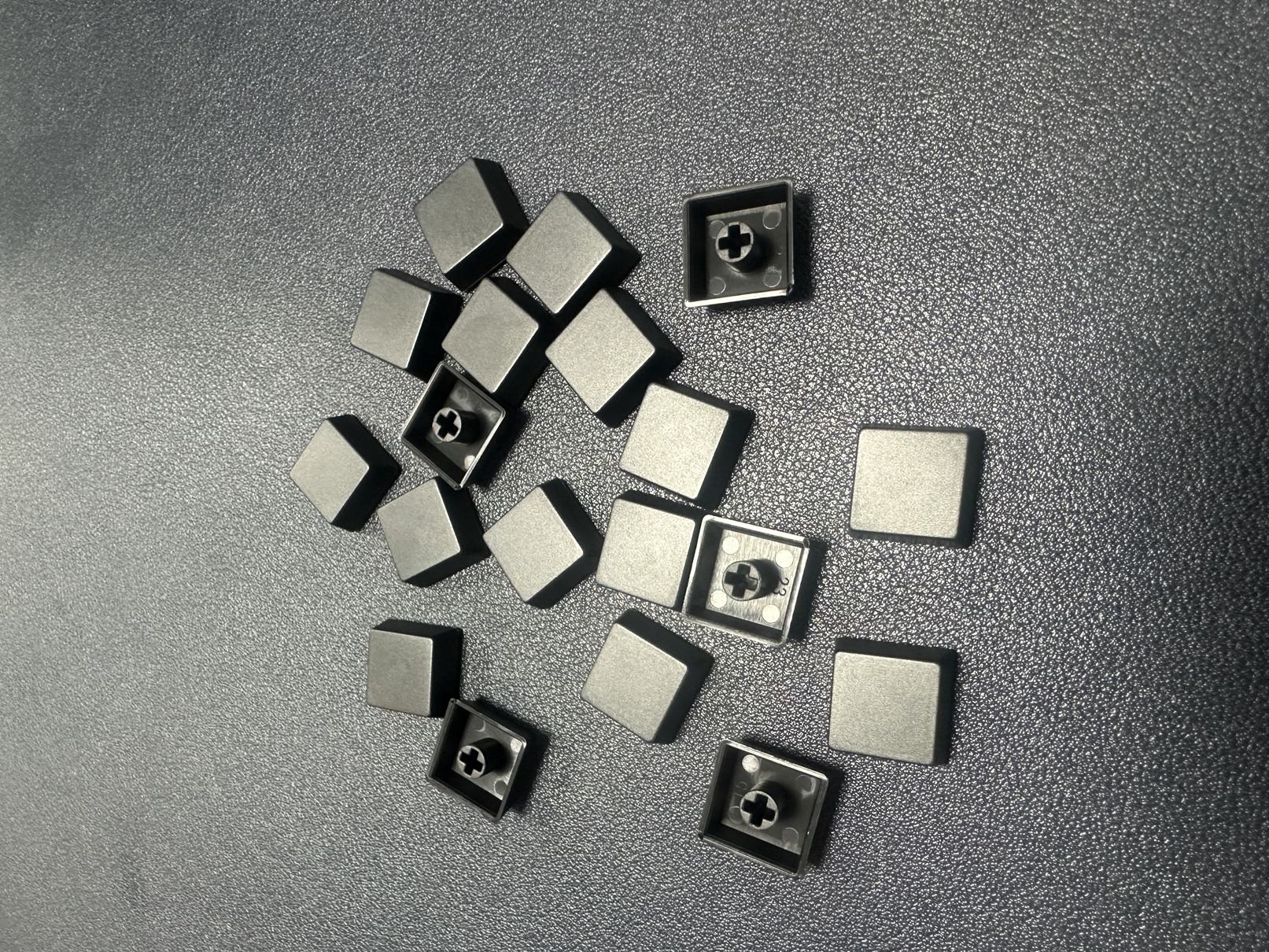 2023 03 Transparent relegendable keycaps (1).jpg