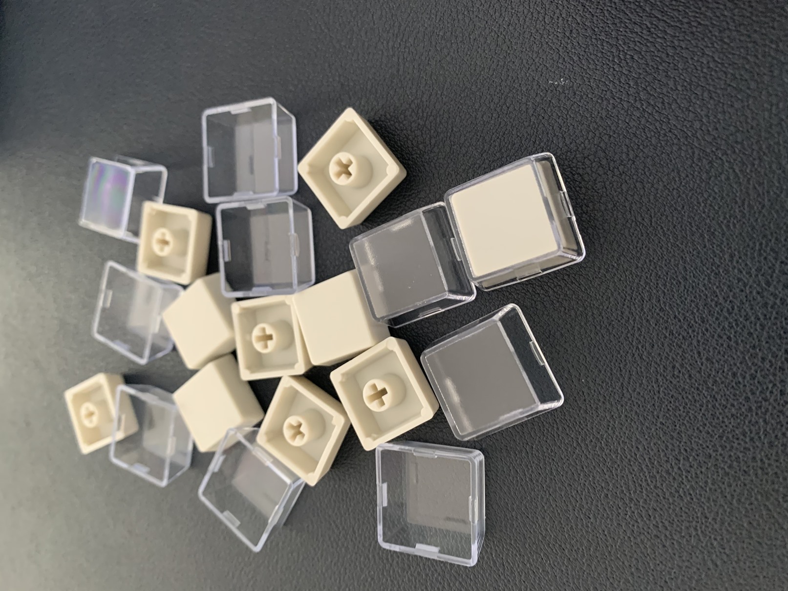 2023 03 Transparent relegendable keycaps (2).jpg