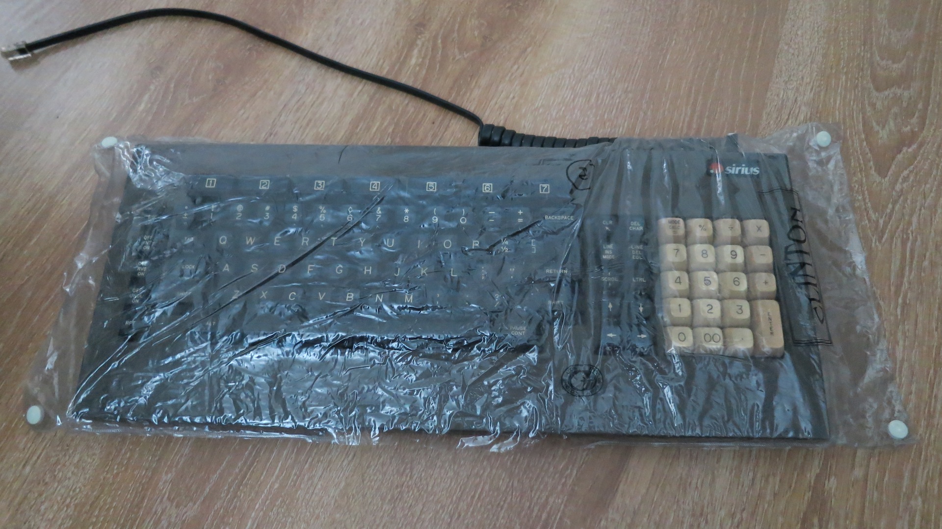 Sirius_keyboard_packed.JPG