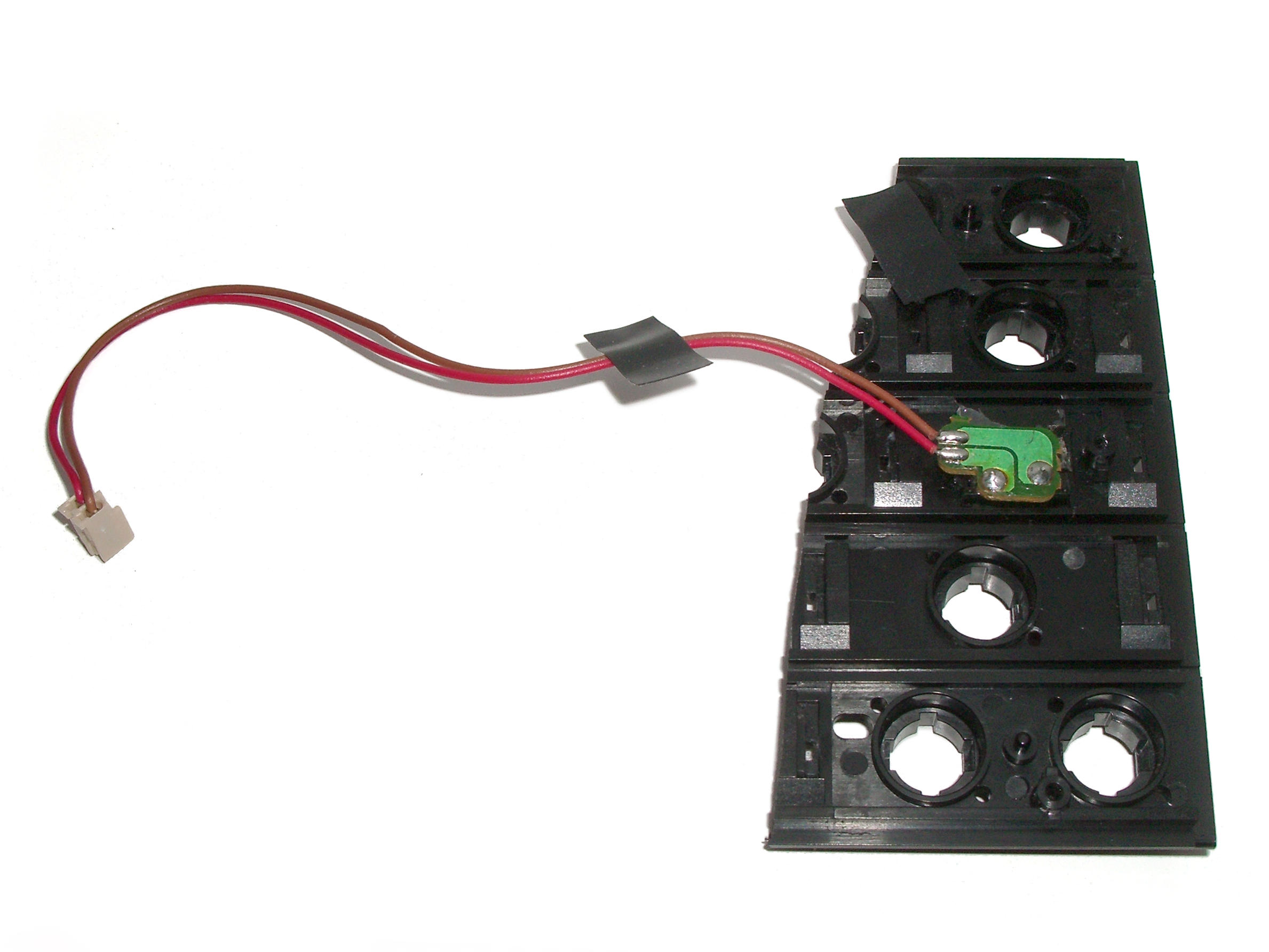 FileApple Keyboard II (SMK) caps lock, below.jpg Wikimedia Commons